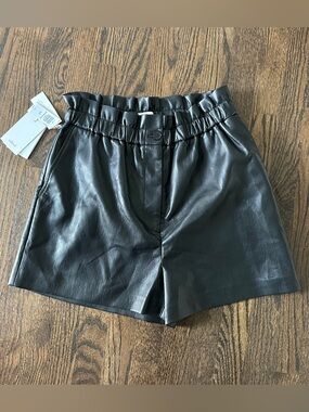 Wilfred Speechless Faux Leather Paperbag Shorts Black Size 10 NWT Aritzia